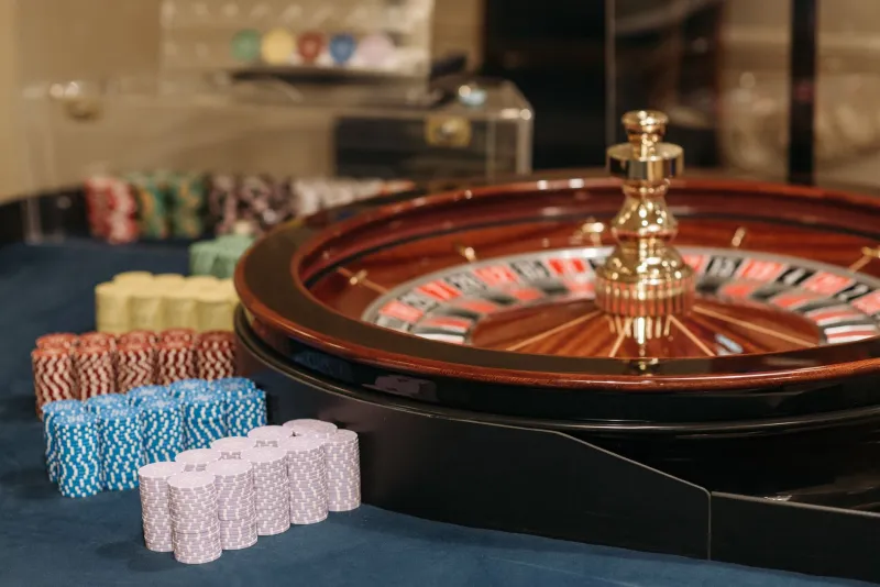 The Cozy Trap: Why Relaxed Gambling Settings Are Quietly Costing You More Than Intense Casino Floors