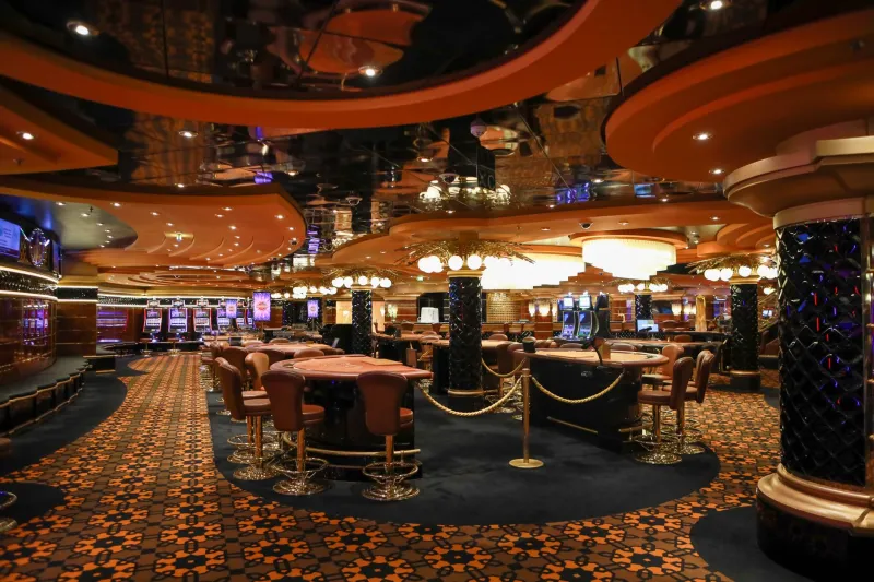 Dressed to Lose: How Premium Casino Branding Tricks You Into Ignoring the House Edge